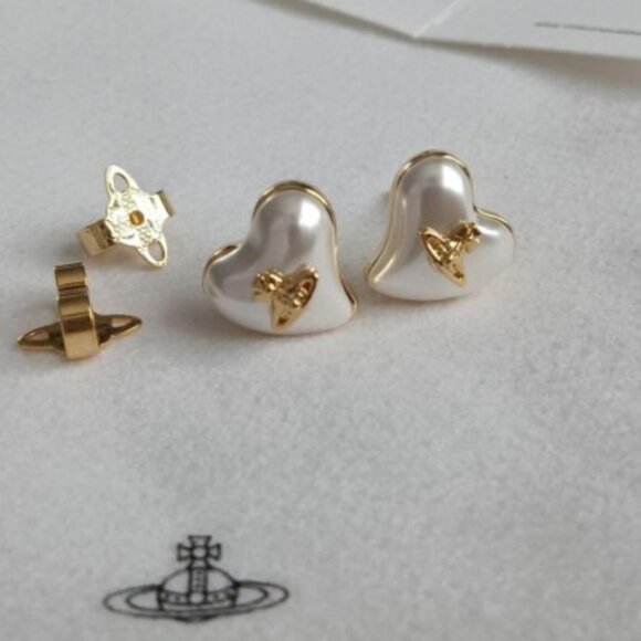 Vivienne Westwood Pearl Heart Orb Stud Earrings - Picture 4 of 5